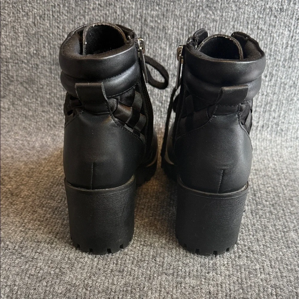 Marc Fisher Big Girl Size 4 Black Ankle Boots with Quilted Design Block Heel